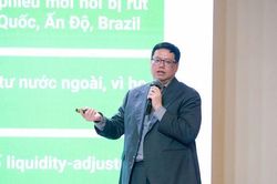 TS. Hồ Quốc Tuấn: N&acirc;ng hạng kh&ocirc;ng phải 'đũa thần', chứng kho&aacute;n Việt cần c&acirc;u chuyện tăng trưởng thuyết phục hơn