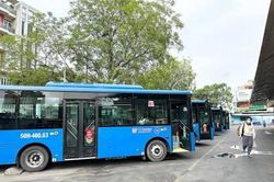 TP. Hồ Ch&iacute; Minh th&ocirc;ng qua chủ trương miễn ph&iacute; 100% v&eacute; xe bu&yacute;t