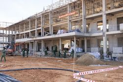 '40 ng&agrave;y đ&ecirc;m tăng tốc, về đ&iacute;ch' tr&ecirc;n c&aacute;c c&ocirc;ng trường gi&aacute;o dục v&ugrave;ng bi&ecirc;n A Lưới