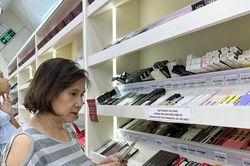 Người tiêu dùng cũng là một 'chốt chặn'