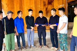 Dòng họ góp sức phát triển đảng viên