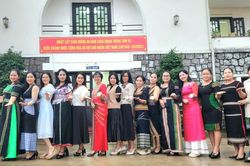Những nữ nhà báo nối nhịp cầu thông tin đến bon làng Lâm Đồng