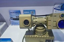 Trung Quốc ra mắt tổ hợp laser v&aacute;c vai Lijian chuy&ecirc;n đ&aacute;nh chặn drone