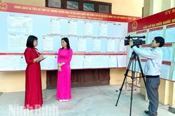 Cầu nối thông tin giữa cấp ủy, chính quyền với nhân dân ở phường Phù Vân