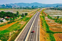 Đề xuất bổ sung 5 tuyến cao tốc mới vào quy hoạch đường bộ đến năm 2050