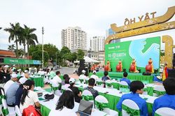 Lễ ph&aacute;t động 'RE:EARTH - V&igrave; Hồ T&acirc;y Xanh'