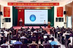 Xã Đông Khê tập huấn ứng dụng trí tuệ nhân tạo (AI) cho gần 100 cán bộ, công chức, viên chức