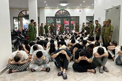 Triệt phá nhiều ổ nhóm người nước ngoài lập 'đại bản doanh' lừa đảo qua mạng