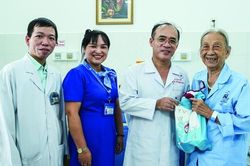 Bác sĩ là nhà báo: Người 'gác cổng' thông tin sức khỏe trước làn sóng AI
