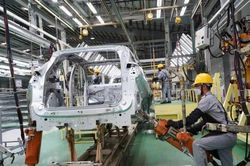 Sản xuất, lắp ráp ô tô trong nước có dấu hiệu phục hồi
