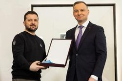 Tổng thống Zelensky gửi trả Huân chương Đại bàng Trắng cho Ba Lan