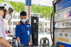 Th&uacute;c đẩy lộ tr&igrave;nh năng lượng sạch: Sẽ c&oacute; ưu đ&atilde;i thuế xăng E10