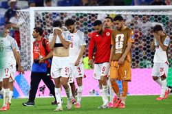 Cầu thủ Tunisia phẫn nộ sau thất bại trước Nhật Bản