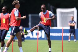 Sao Chelsea suýt lỡ World Cup bởi lý do 'khó đỡ'