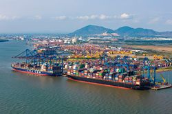 TP.HCM làm gì để cạnh tranh với các đô thị biển Thâm Quyến, Singapore?