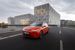Trung Quốc 'lách luật' bằng xe hybrid, châu Âu tính chuyện chặn đường