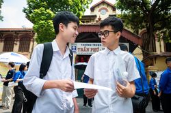 Lộ diện 15 thủ khoa thi lớp 10 chuyên ở Hà Nội
