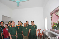 Thắm tình đồng đội trong ngôi nhà mới