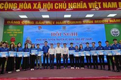 Tuyên truyền về chủ quyền biển, đảo và phòng, chống ma túy cho thanh niên