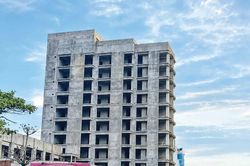 Viết giữa áp lực và khoảng lặng của công lý