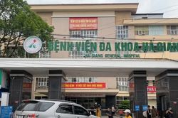 Bị phản ánh 'vừa nghe nhạc vừa vặn chân bệnh nhân', Bệnh viện Đa khoa Hà Giang nói gì?