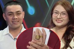 Nhân viên ngân hàng U40 đeo 2 cây vàng trên tay, từ chối hẹn hò cô gái xinh đẹp