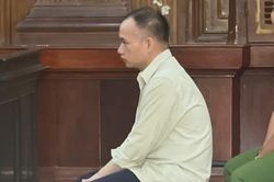 Cựu giám đốc ngân hàng lừa hàng chục tỷ đồng của khách để cá độ