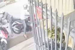 Clip kẻ cướp giật bằng được dây chuyền của người phụ nữ ngay trước cửa nhà trọ