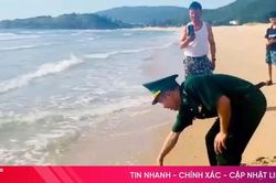 Thả rùa biển quý hiếm nặng 40 kg về môi trường tự nhiên