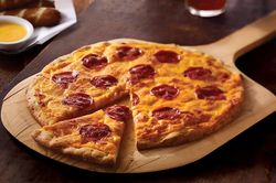 Yum Brands bán chuỗi Pizza Hut với giá khoảng 2,7 tỷ USD