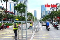 Hà Nội rào chắn đường Văn Cao để xây dựng nhà ga metro
