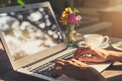 Nắng nóng gay gắt, chớ đặt laptop ở những vị trí này