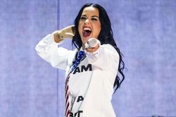 Katy Perry trải lòng về giai đoạn khủng hoảng nhất sự nghiệp