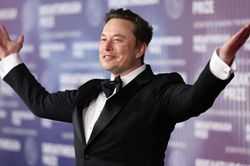 Hành trình từ số vốn 500 USD đến đế chế nghìn tỷ USD của Elon Musk
