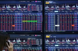 VN-Index tăng tốc về mốc 1.900 điểm, giới ph&acirc;n t&iacute;ch chờ c&uacute; nổ thanh khoản