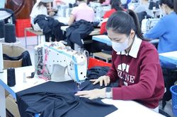 Ngành dệt may linh hoạt thích ứng giữ nhịp tăng trưởng