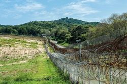 Hàn Quốc chỉ trích Triều Tiên mở rộng hàng rào biên giới, cáo buộc vi phạm thỏa thuận đình chiến