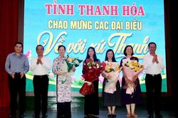 Gala ch&agrave;o mừng th&agrave;nh c&ocirc;ng Đại hội đại biểu phụ nữ to&agrave;n quốc lần thứ XIV