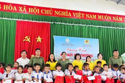 N&acirc;ng bước học tr&ograve; v&ugrave;ng cao