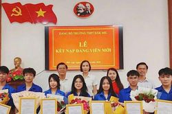 Ươm những 'hạt giống đỏ' từ nh&agrave; trường