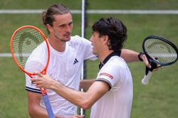 Alexander Zverev dừng bước tại Halle Open: Sự cố insulin hy hữu và nỗi lo trước thềm Wimbledon