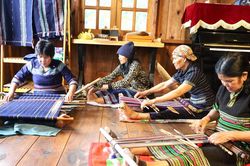 Giữ lửa nghề dệt thổ cẩm giữa đại ngàn Lâm Đồng
