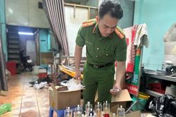 TP.HCM: Triệt phá đường dây sản xuất hơn 100.000 dụng cụ sử dụng ma túy