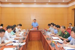 Nghe báo cáo phương án quy hoạch chung Khu kinh tế Ninh Cơ đến năm 2050