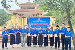 Vun đắp tình yêu quê hương, đất nước