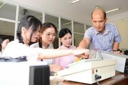 Chuyển đổi số ở Đại học Huế: Cơ hội và thách thức