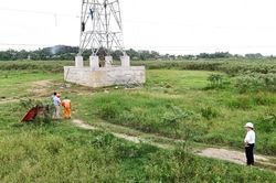 Hoàn thành xử lý đường dây truyền tải điện 220kV Hòa Bình - Tây Hà Nội