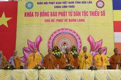 Đắk Lắk: 500 Phật tử đồng bào dân tộc thiểu số tham dự khóa tu Phật về buôn làng
