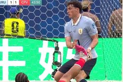 Cầu thủ Uruguay gây tranh cãi trong trận hòa Cape Verde