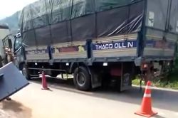 Phú Thọ: Ô tô va chạm xe máy điện, hai cháu nhỏ 5 và 10 tuổi tử vong